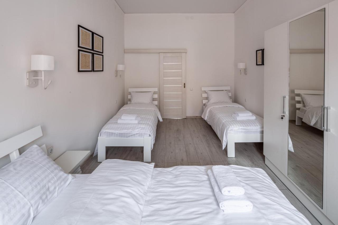 Bookinist Apartment Lviv Bagian luar foto