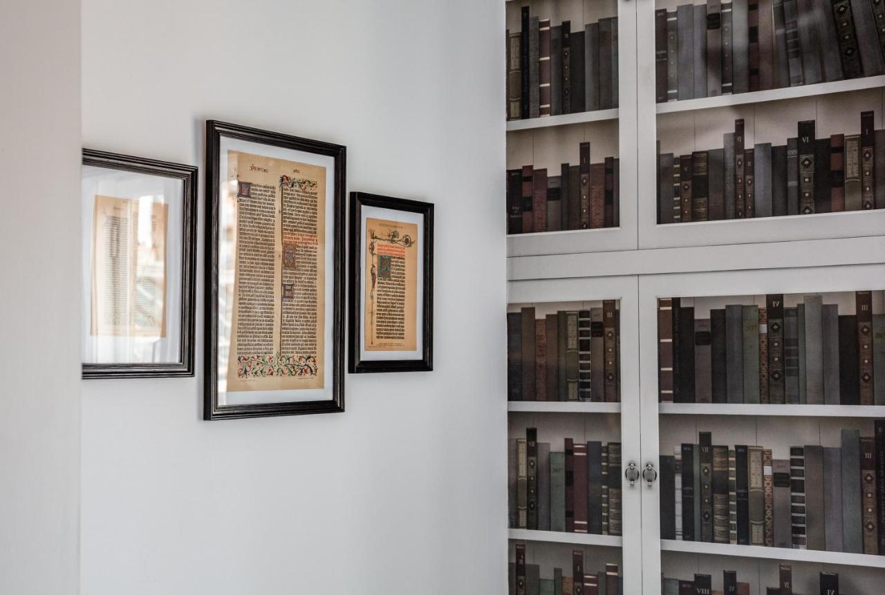 Bookinist Apartment Lviv Bagian luar foto
