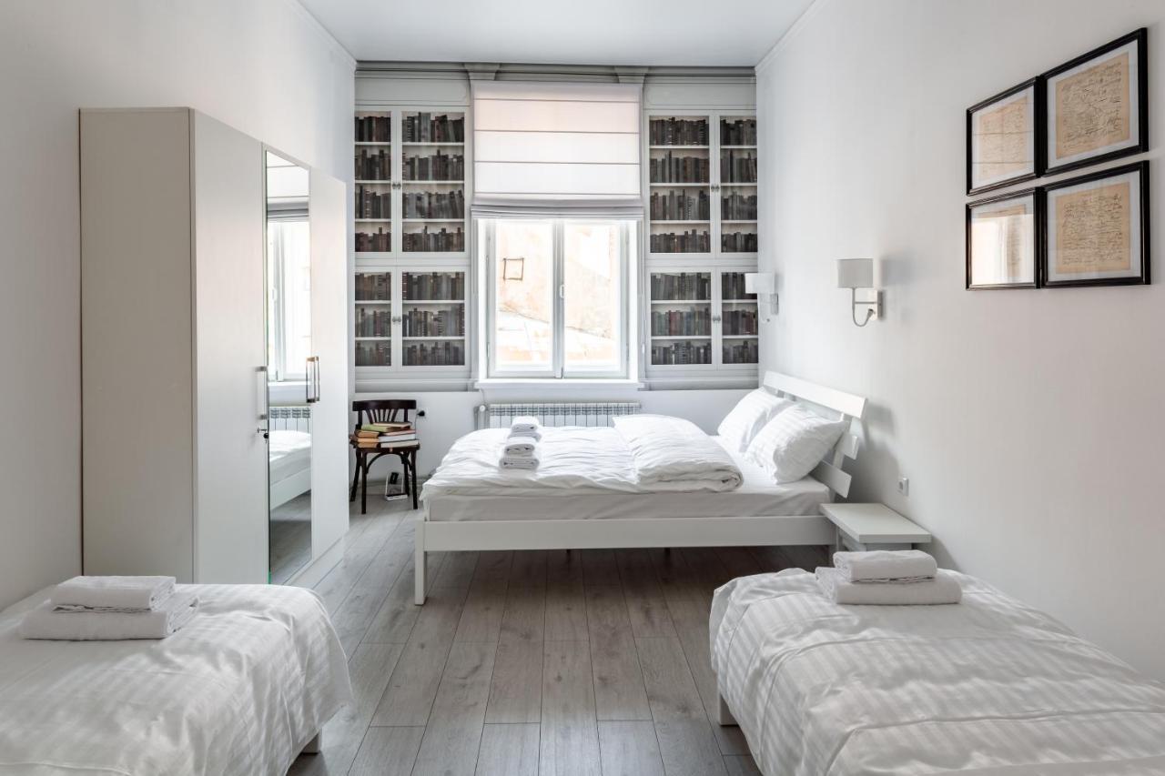 Bookinist Apartment Lviv Bagian luar foto