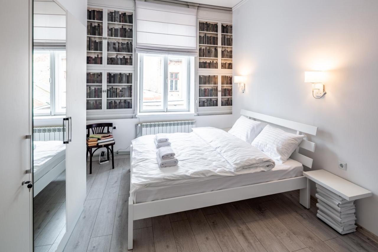 Bookinist Apartment Lviv Bagian luar foto