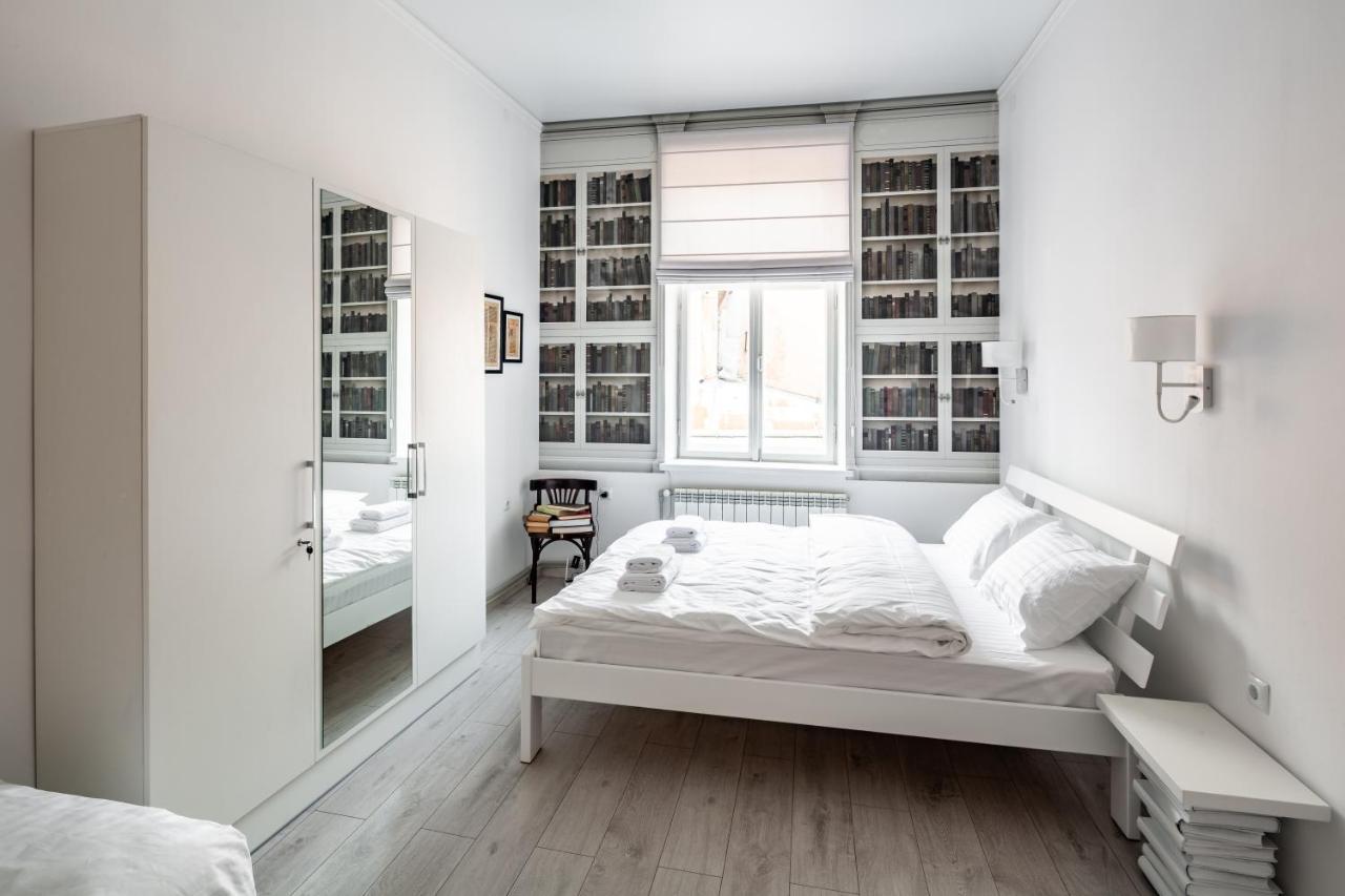 Bookinist Apartment Lviv Bagian luar foto
