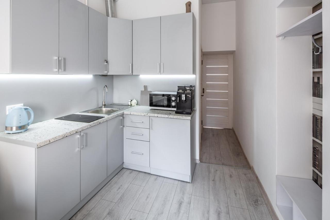 Bookinist Apartment Lviv Bagian luar foto