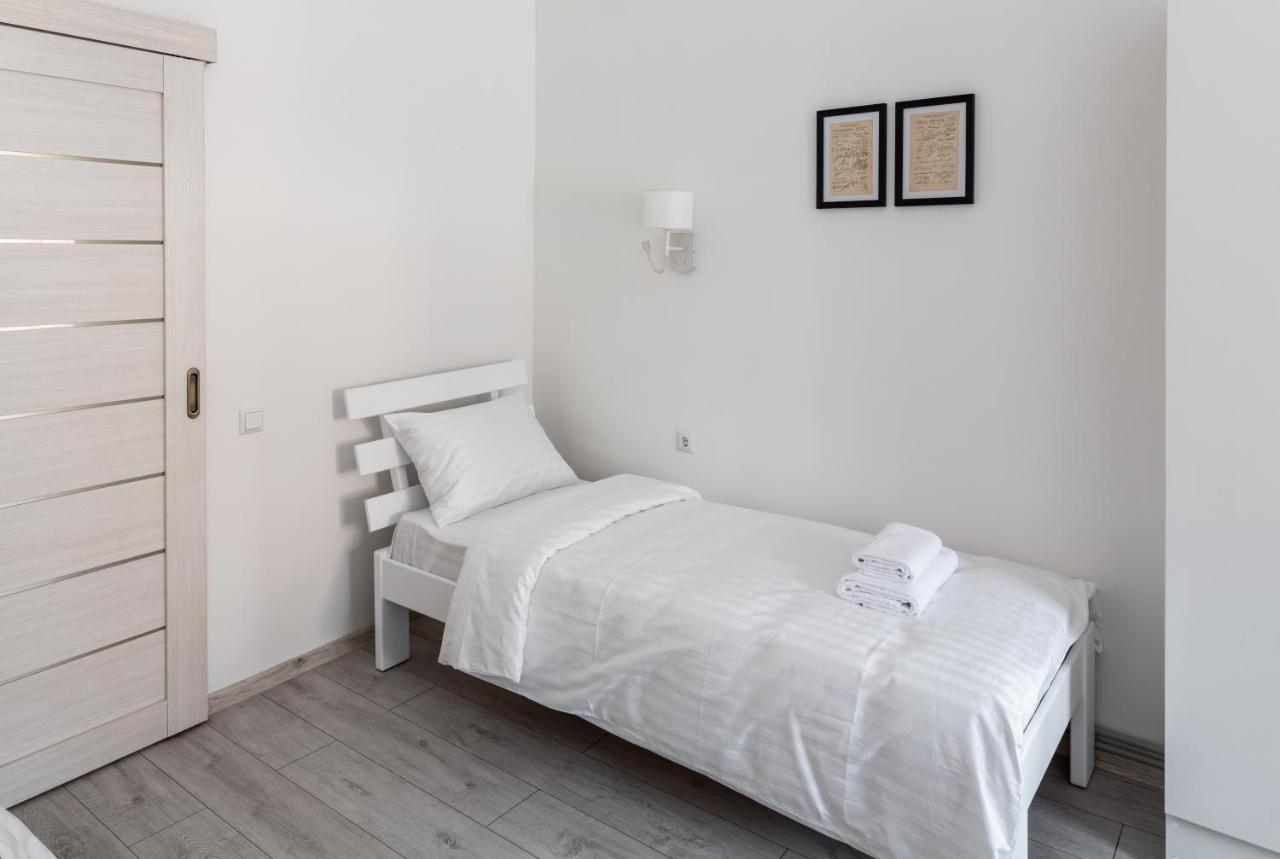Bookinist Apartment Lviv Bagian luar foto