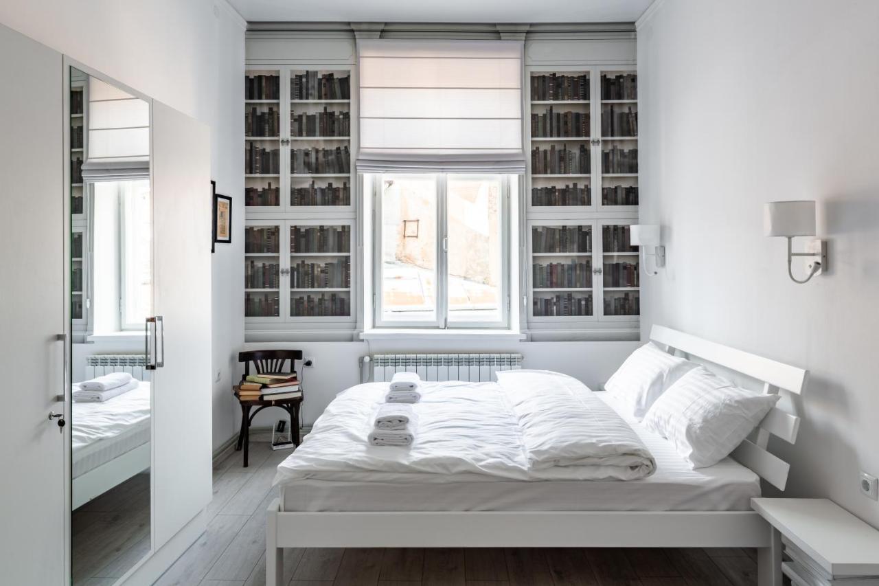 Bookinist Apartment Lviv Bagian luar foto
