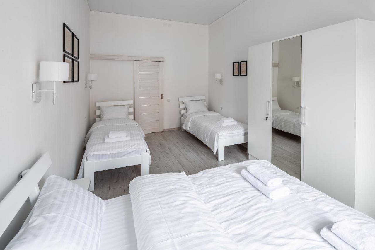 Bookinist Apartment Lviv Bagian luar foto