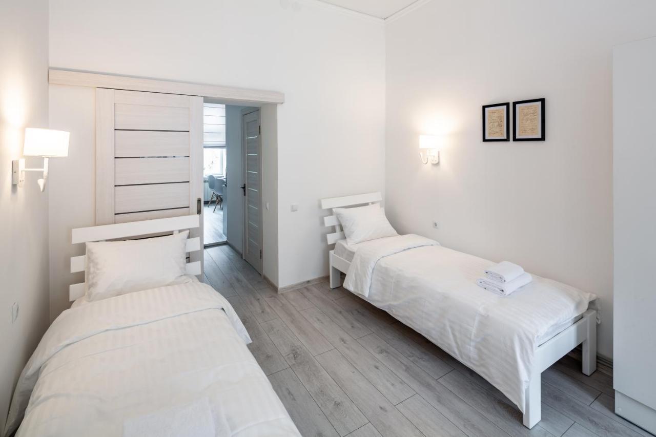 Bookinist Apartment Lviv Bagian luar foto