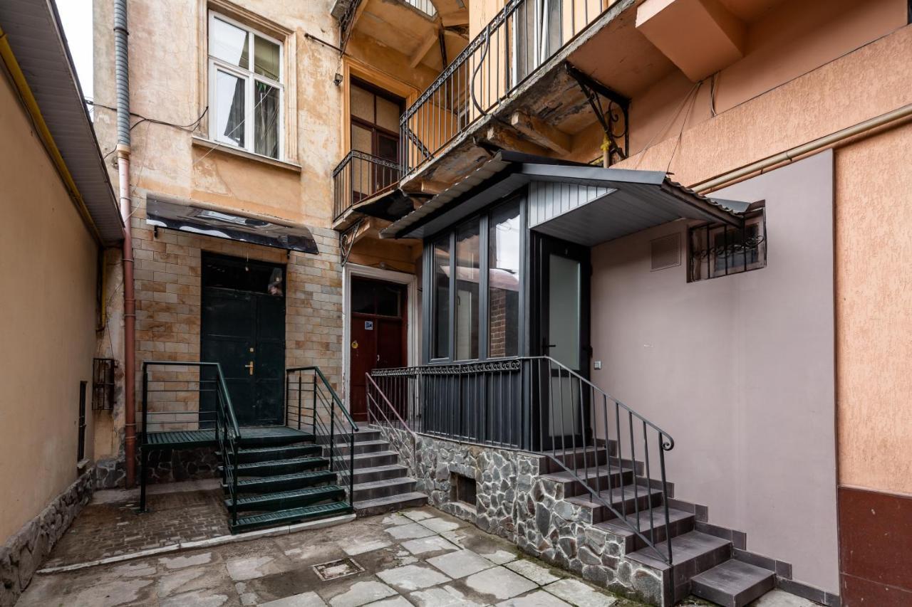 Bookinist Apartment Lviv Bagian luar foto