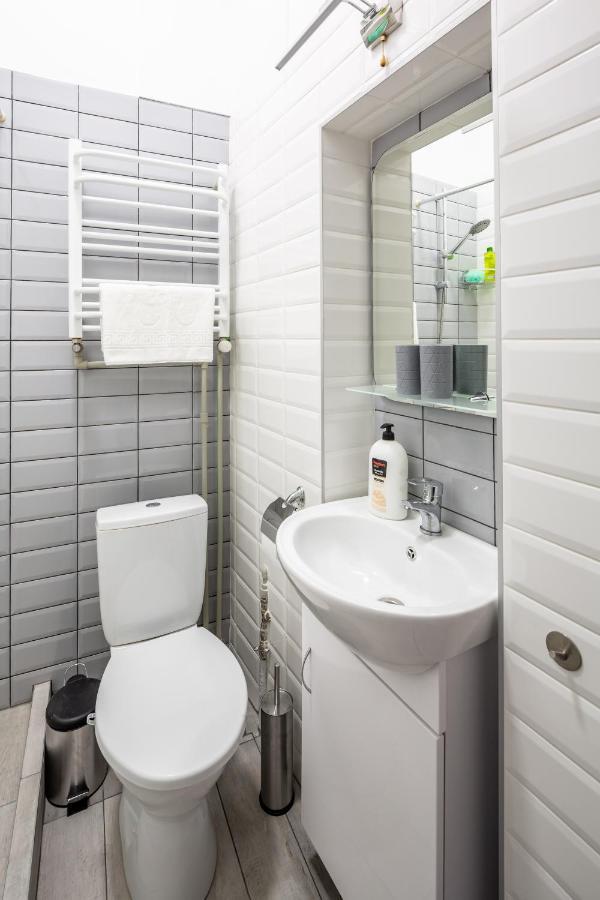 Bookinist Apartment Lviv Bagian luar foto